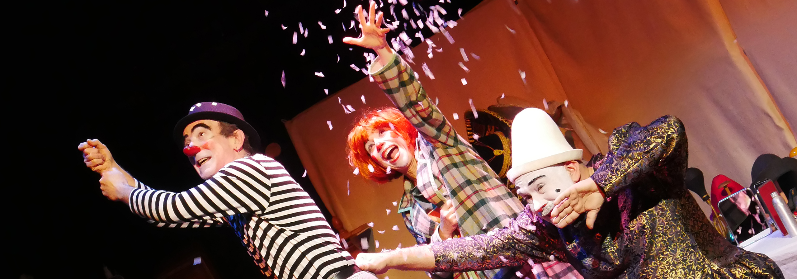 Spectacle pour enfants Les trois petits vieux qui ne voulaient pas mourir Spectacle pour enfants Les 3 petits vieux qui ne voulaient pas mourir